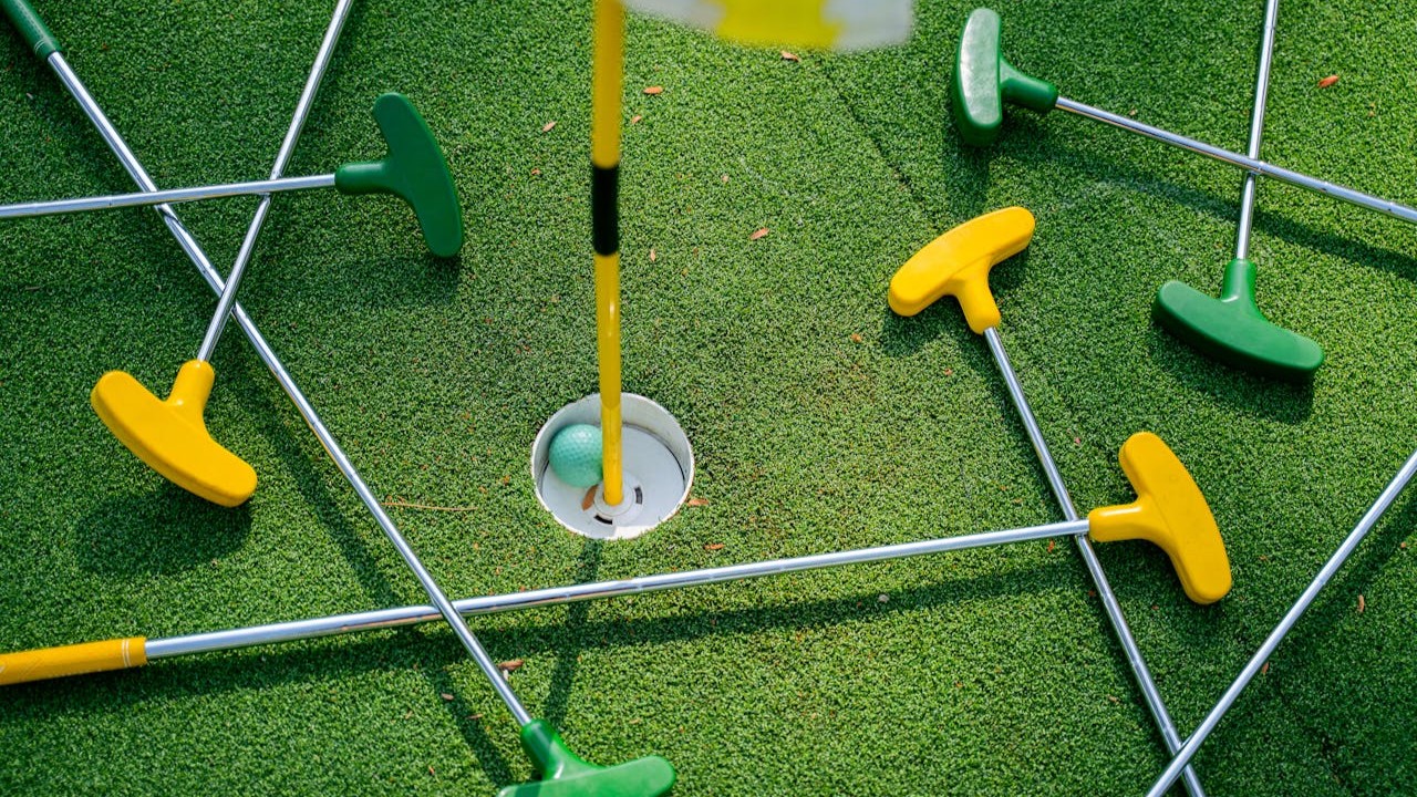 Buiten spelen in de tuin